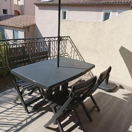 Studio Meuble Climatise Avec Terrasse Драгіньян Екстер'єр фото